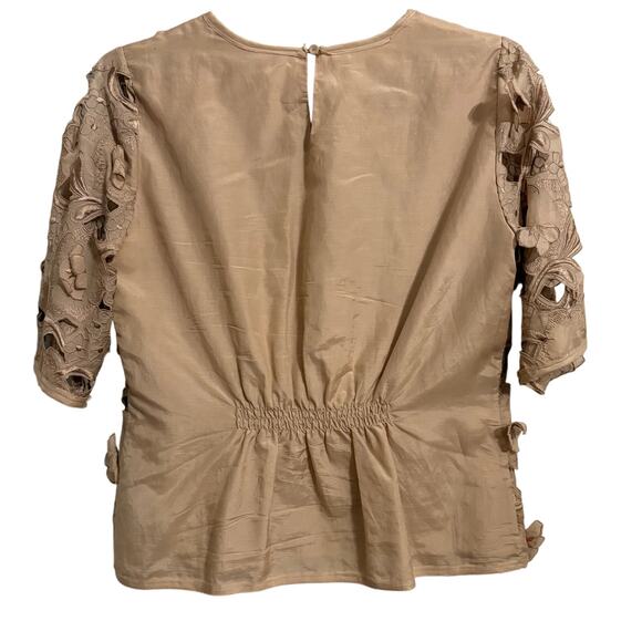 BCBG MaxAzria Tan Floral Appliqué Laser Cut Silk Blend Short Sleeve Top M - Picture 5 of 8